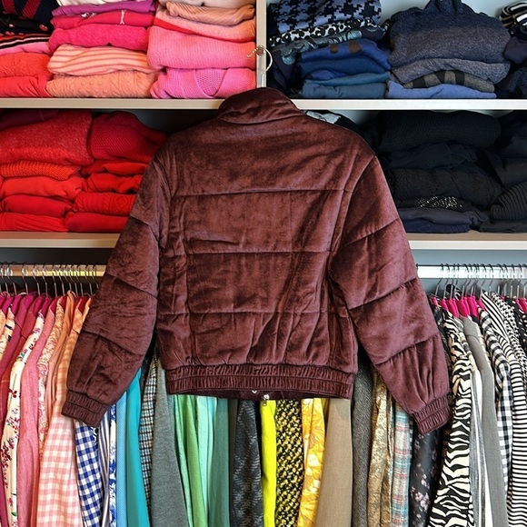 Lou & Grey by Loft aubergine velvet like colored bomber jacket size XS NWT - Picture 3 of 4